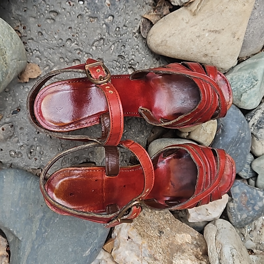 Vintage BareTraps leather platform sandal - Picture 5 of 9